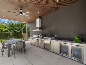 260 NW 49th St, Miami FL 33127