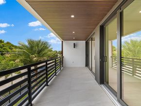 260 NW 49th St, Miami FL 33127
