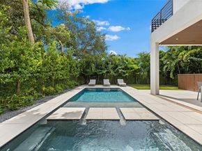 260 NW 49th St, Miami FL 33127