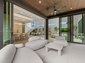 260 NW 49th St, Miami FL 33127