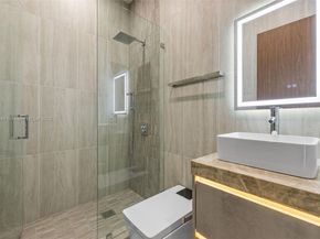 260 NW 49th St, Miami FL 33127