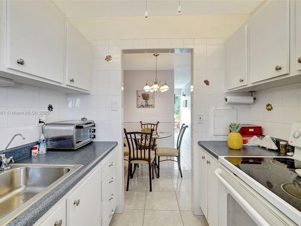 16801 NE 13th Ave 206, Miami FL 33162