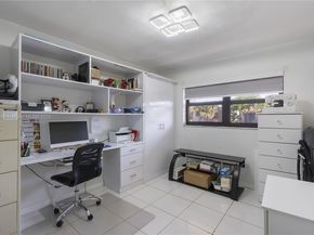 290 W Park Dr 2027, Miami FL 33172