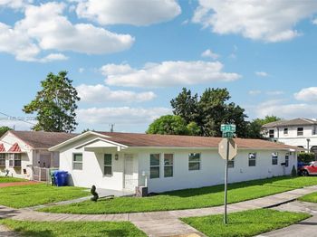 3300 SW 9th Ter