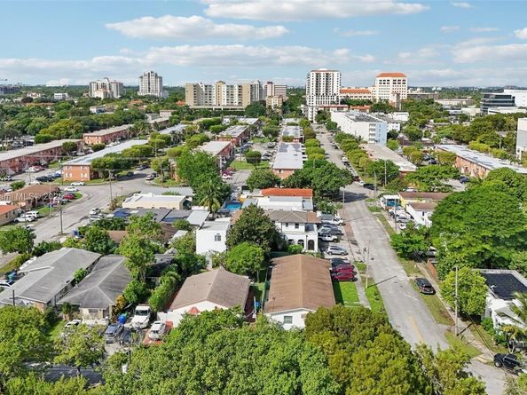 3300 SW 9th Ter, Miami FL 33135