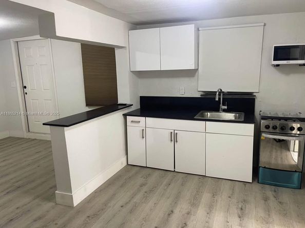 10415 NW 35th Ave, Miami FL 33147