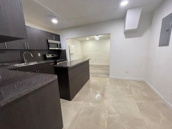 10415 NW 35th Ave, Miami FL 33147