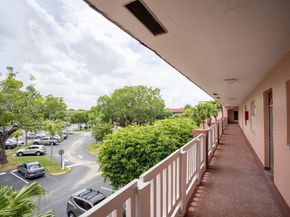 9601 Sunrise Lakes Blvd 311, Sunrise FL 33322