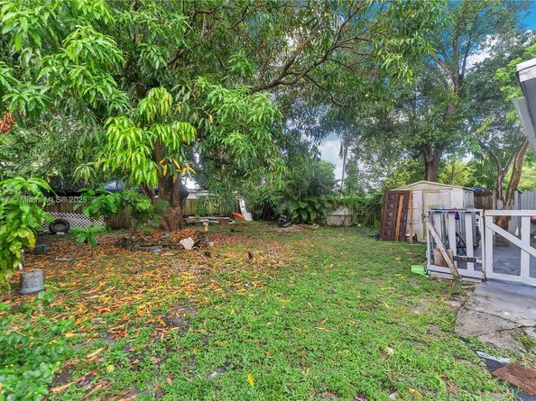 1428 NW 31 St, Miami FL 33142