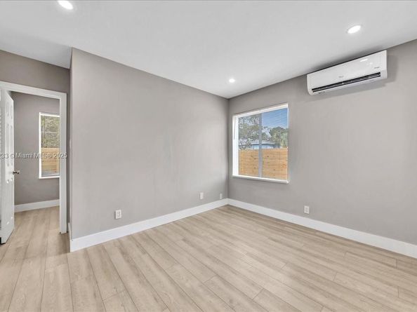 108 SE 23rd St, Fort Lauderdale FL 33316