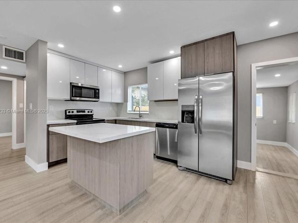 108 SE 23rd St, Fort Lauderdale FL 33316