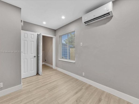 108 SE 23rd St, Fort Lauderdale FL 33316