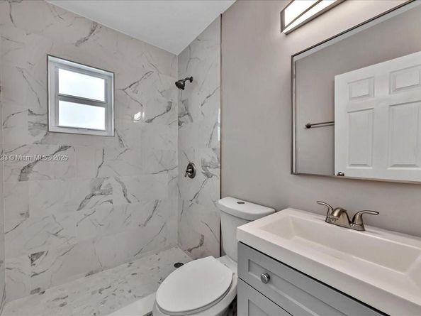 108 SE 23rd St, Fort Lauderdale FL 33316