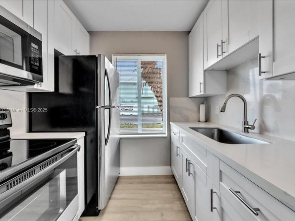 108 SE 23rd St, Fort Lauderdale FL 33316