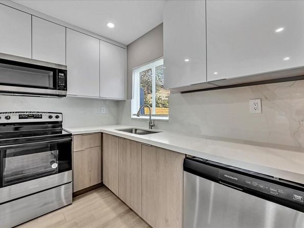 108 SE 23rd St, Fort Lauderdale FL 33316