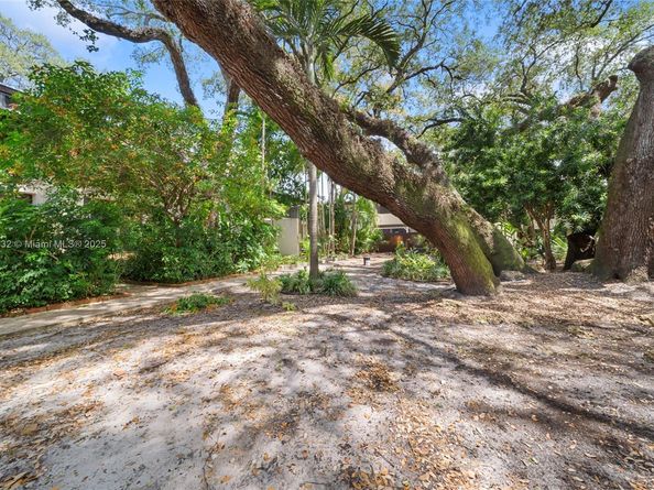 19432 NE 26th Ave 92D, Miami FL 33180