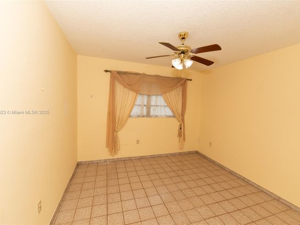 2102 SW 58th Ct, Miami FL 33155