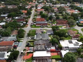 2102 SW 58th Ct, Miami FL 33155