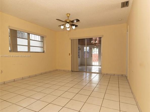 2102 SW 58th Ct, Miami FL 33155