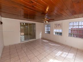 2102 SW 58th Ct, Miami FL 33155