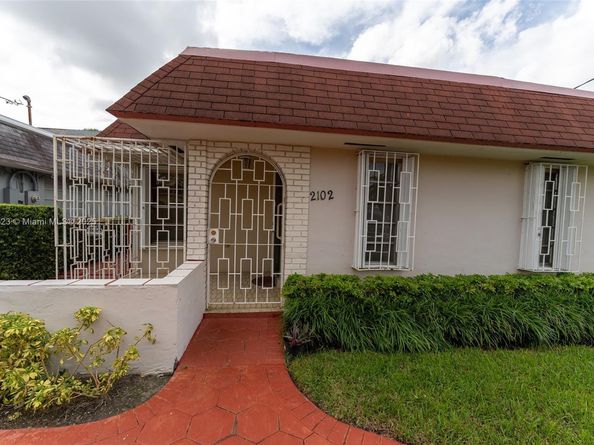 2102 SW 58th Ct, Miami FL 33155