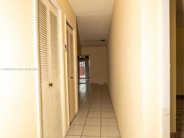 2102 SW 58th Ct, Miami FL 33155