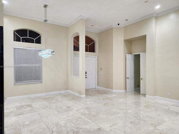 321 Windmill Palm Ave, Plantation FL 33324