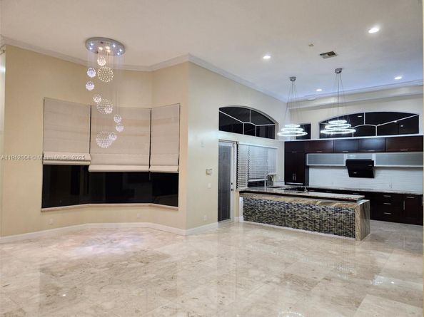 321 Windmill Palm Ave, Plantation FL 33324