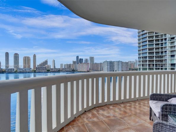 3000 Island Blvd 1106, Aventura FL 33160