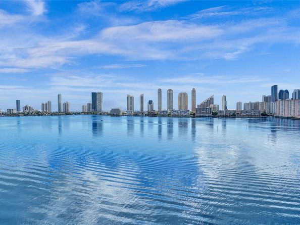 3000 Island Blvd 1106, Aventura FL 33160