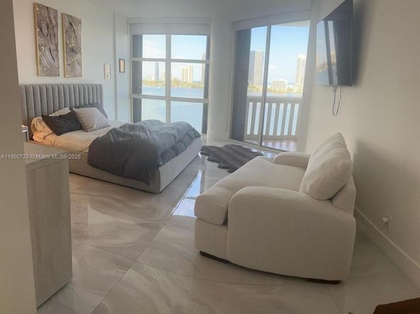 3000 Island Blvd 1106, Aventura FL 33160