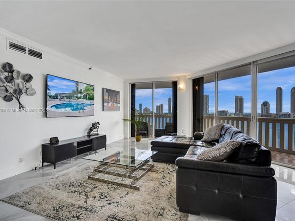 3000 Island Blvd 1106, Aventura FL 33160