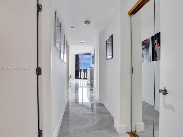 3000 Island Blvd 1106, Aventura FL 33160