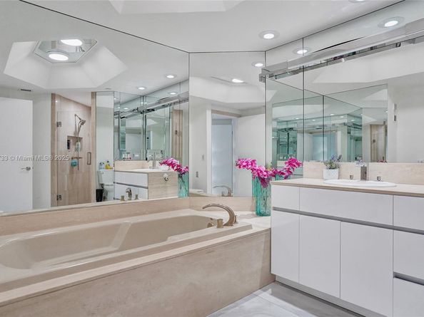 3000 Island Blvd 1106, Aventura FL 33160