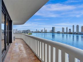 3000 Island Blvd 1106, Aventura FL 33160