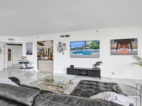 3000 Island Blvd 1106, Aventura FL 33160