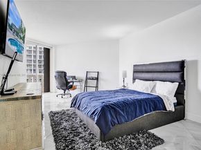 3000 Island Blvd 1106, Aventura FL 33160