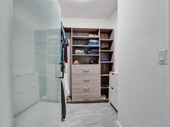 3000 Island Blvd 1106, Aventura FL 33160