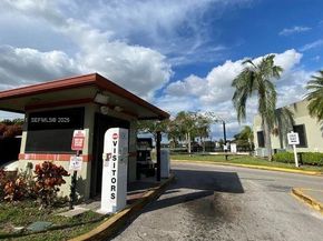 212 Lake Pointe Dr 112, Oakland Park FL 33309