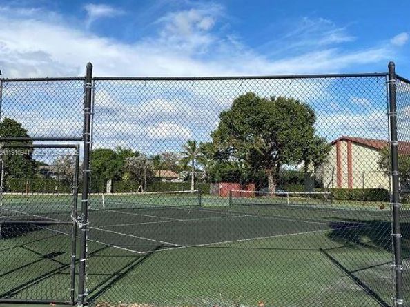 212 Lake Pointe Dr 112, Oakland Park FL 33309