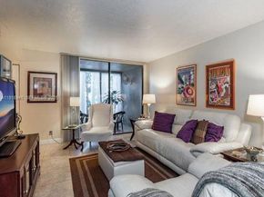 212 Lake Pointe Dr 112, Oakland Park FL 33309