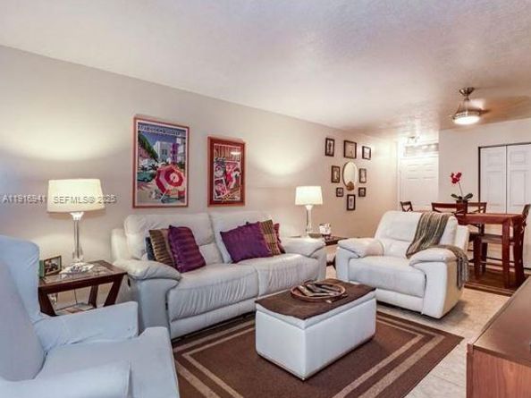 212 Lake Pointe Dr 112, Oakland Park FL 33309