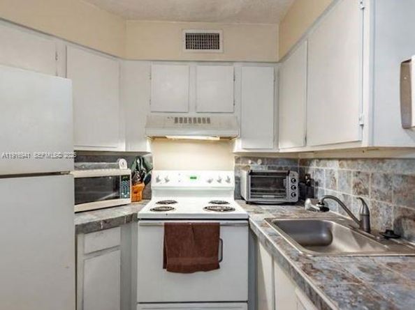 212 Lake Pointe Dr 112, Oakland Park FL 33309