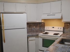 212 Lake Pointe Dr 112, Oakland Park FL 33309