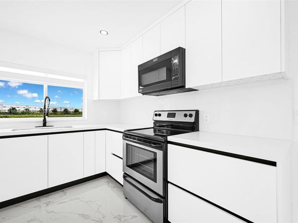 4521 NW 207th Dr, Miami Gardens FL 33055