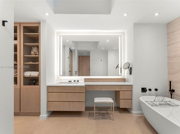 7600 Fisher Island Dr 7654, Miami Beach FL 33109