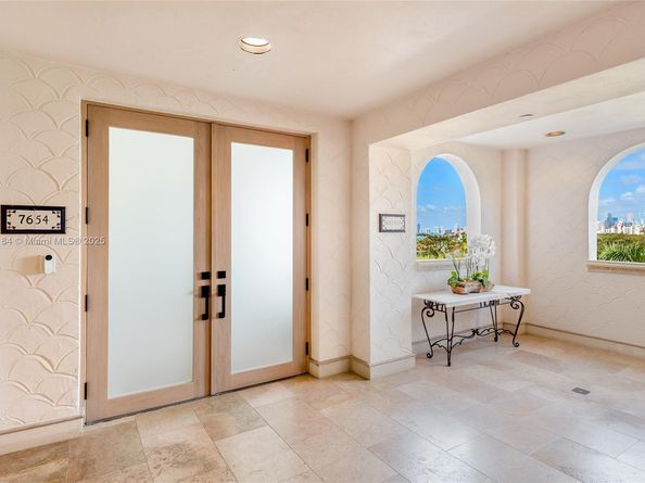 7600 Fisher Island Dr 7654, Miami Beach FL 33109