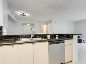 650 S Park Rd 135, Hollywood FL 33021