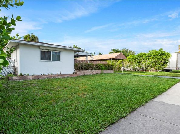 3145 Hollywood Blvd, Hollywood FL 33021