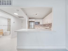 2301 Collins Ave 311, Miami Beach FL 33139
